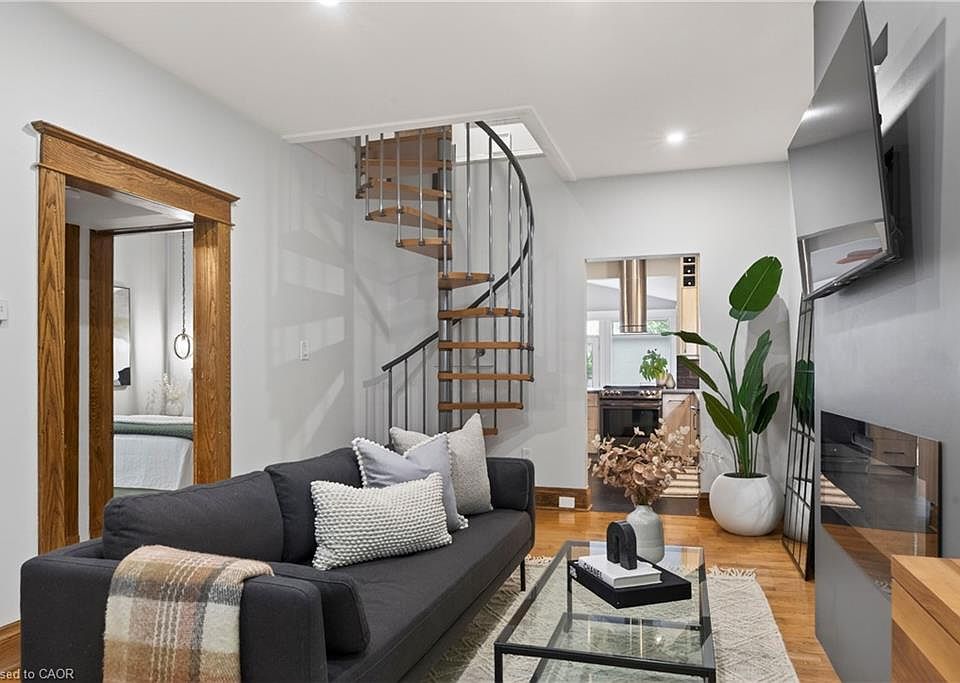 1st image of 105 Highland Ave
