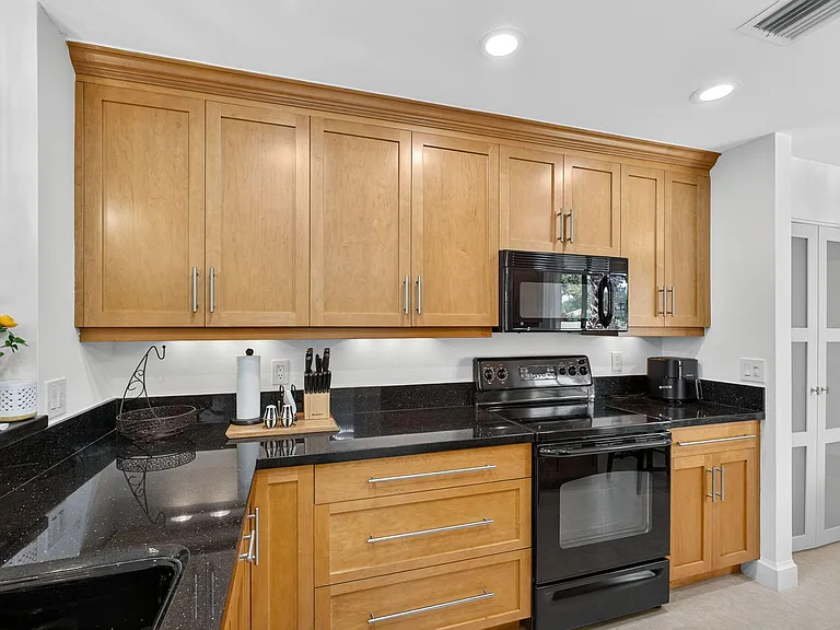 479 Prestwick Cir — Photo 11