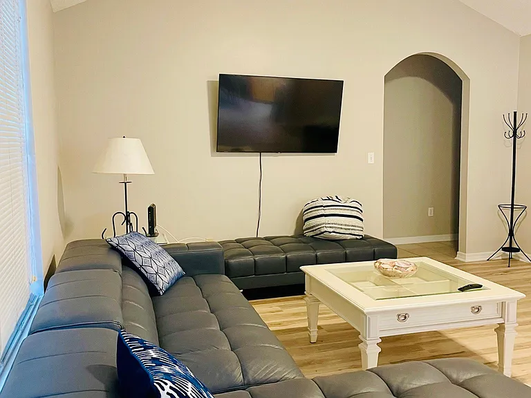 121 Elm Ave SE — Photo 5