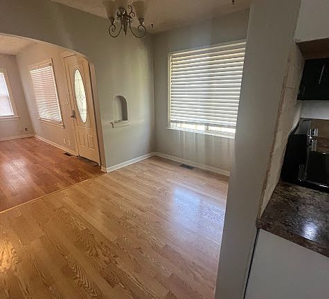 3rd image of 805 S 10th St