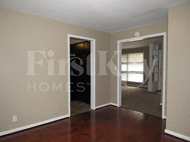 4430 Wycombe Ln — Photo 6