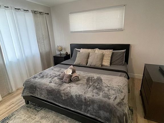 5th image of 2217 Santa Paula Dr