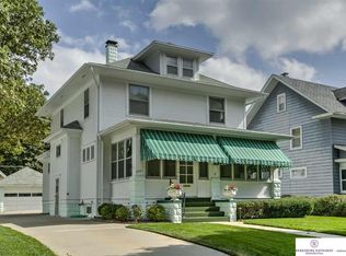 2321 S 33rd St, Omaha, NE 68105