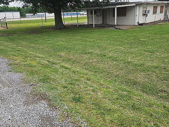 4th image of 610 S Chouteau Ave