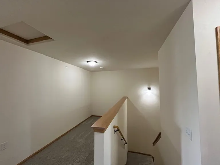 312 Woodcrest Ln — Photo 8