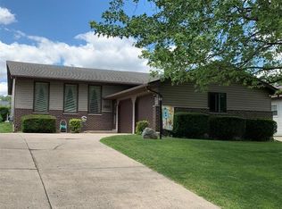 1515 N Wildwood Dr, Mt Zion, IL 62549