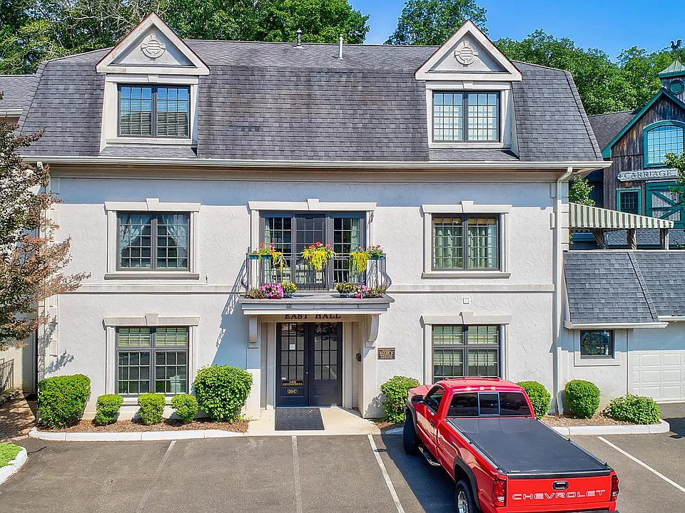 2614 Boston Post Rd #36