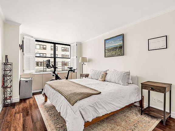 4th image of 301 E 87th St APT 8E