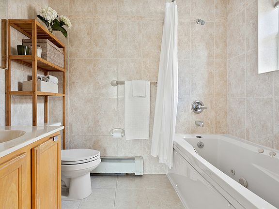 5th image of 344 De Graw St #5A