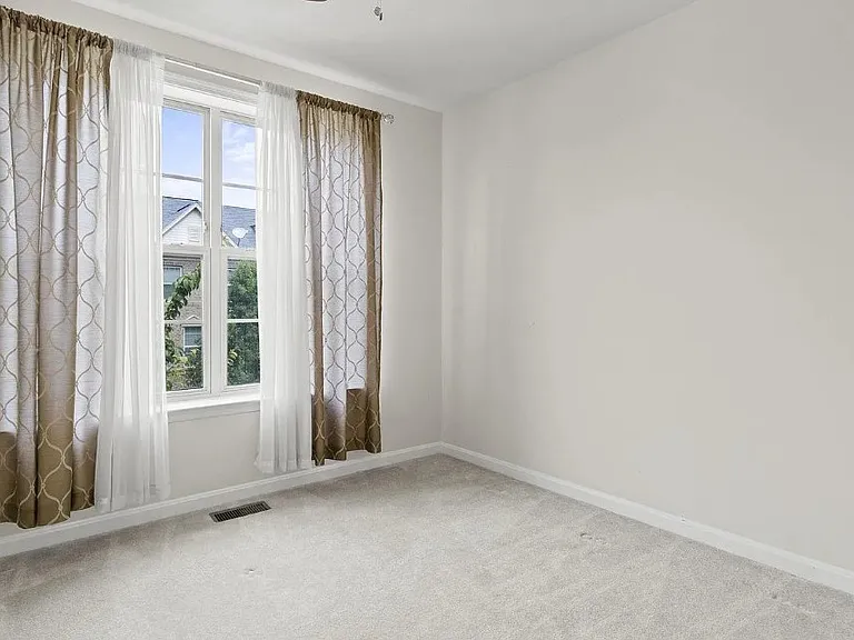 9808 Smithview Pl — Photo 9