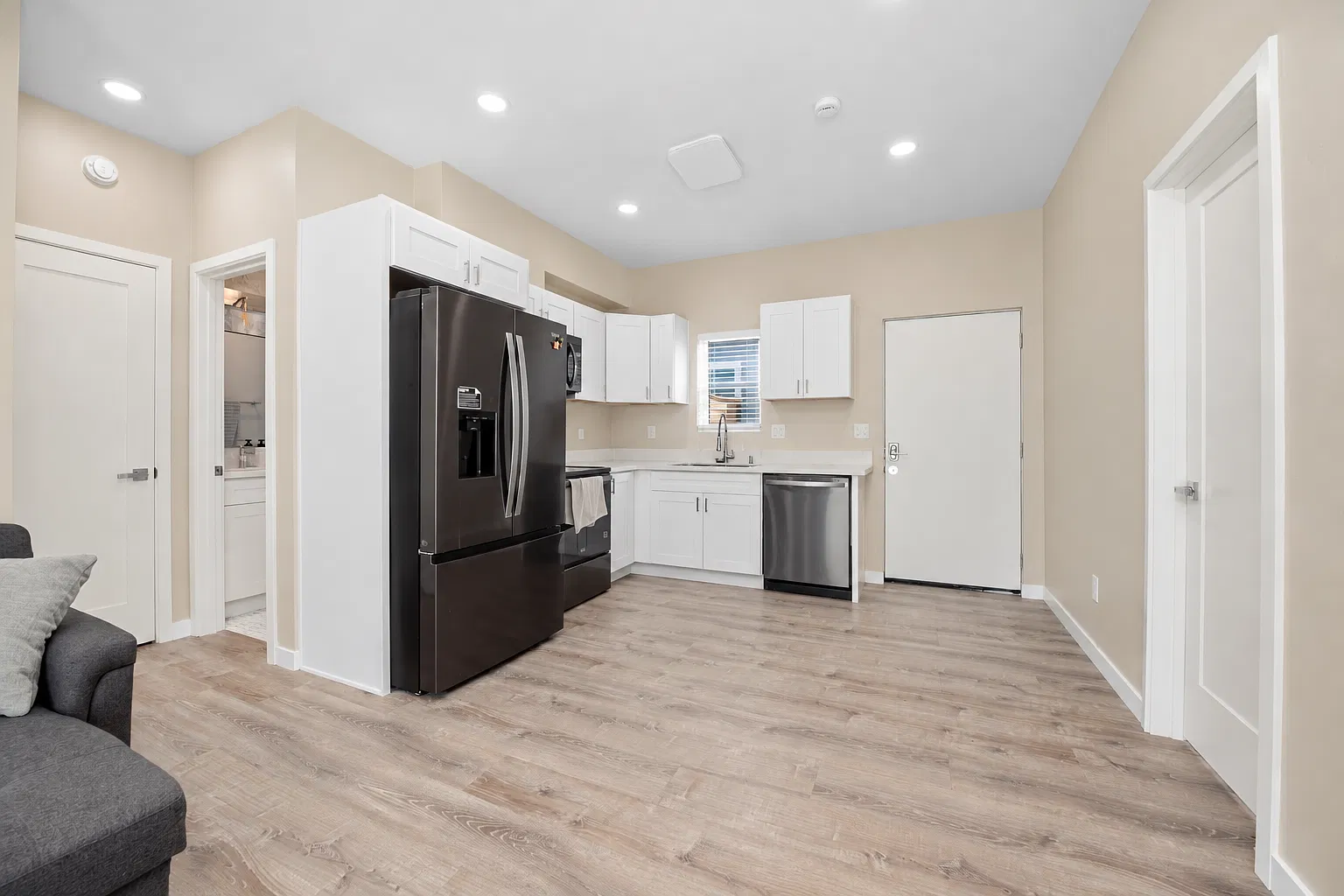 2 bed, 628 sqft, $2,750 — Photo 4