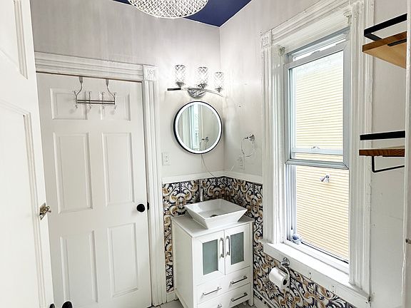 Modern bathroom