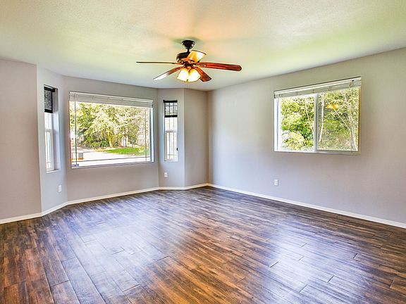 2nd image of 498 Cox Dr