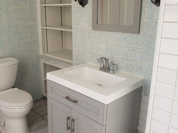 4th image of 44 Franklin Blvd #2