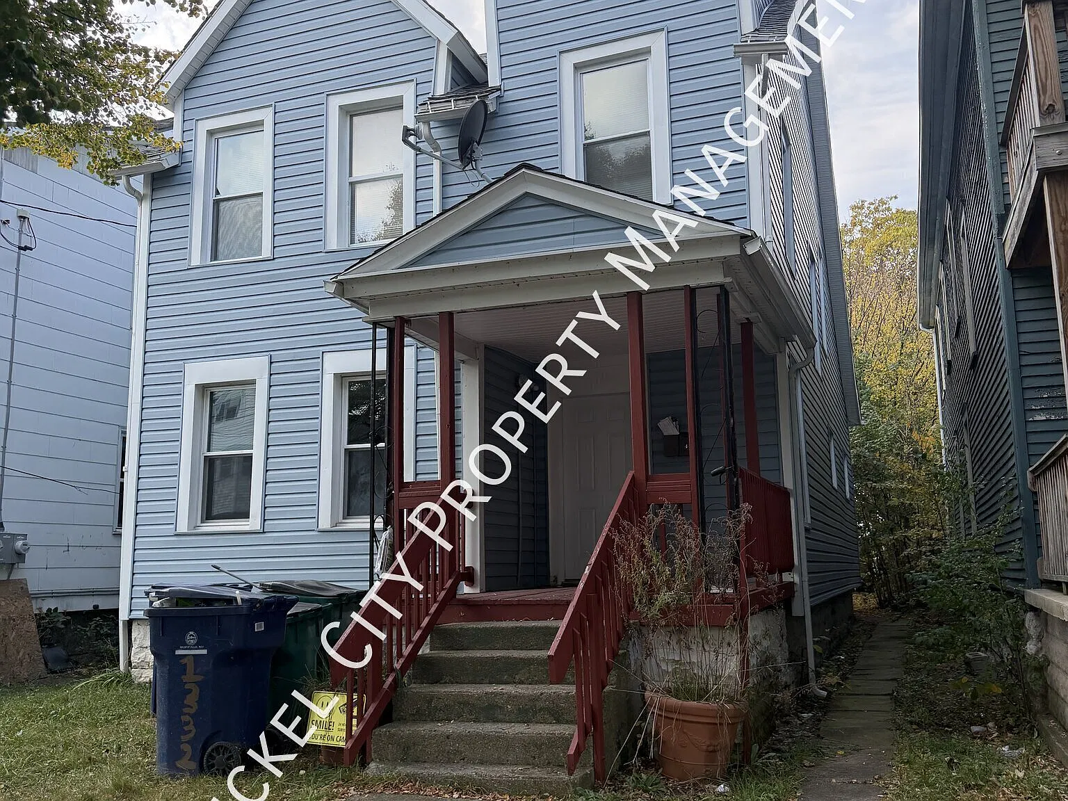 1332 West Avenue- Upper — Photo 1