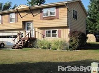 131 Homer Ln, Coopersville, MI 49404