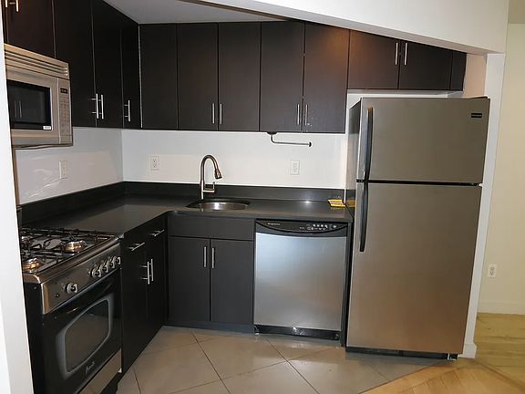 4th image of 1810 3rd Ave APT B3d