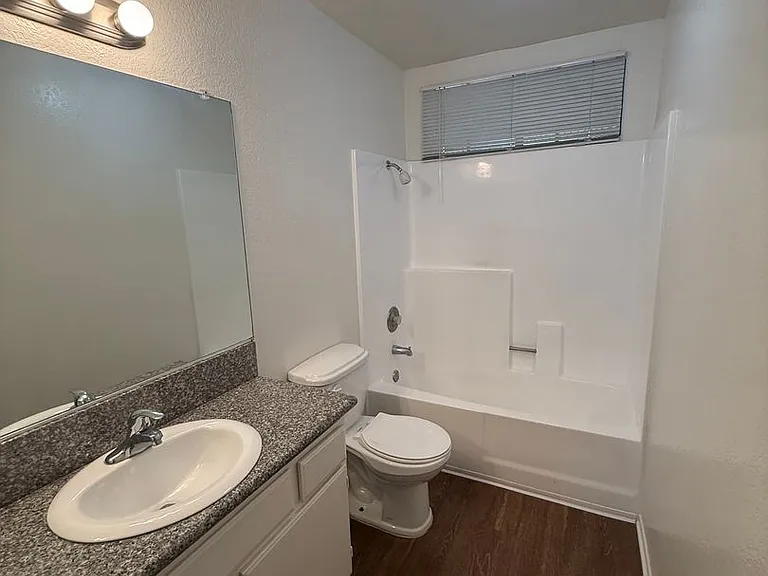 Foothill Blvd. Apartments — Photo 14