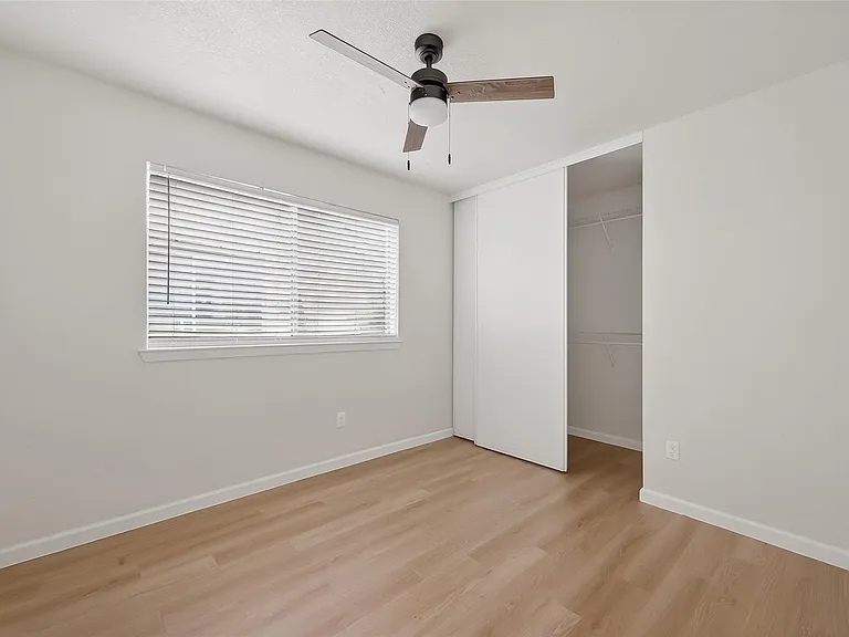 12215 Fetlock Dr — Photo 32