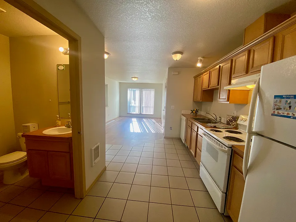 11933 SE Oak St #105