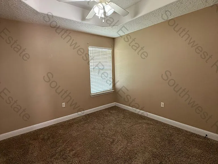 2111 Mockingbird Ln — Photo 8