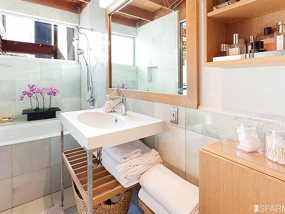 3rd image of 1022 Natoma St Unit 2