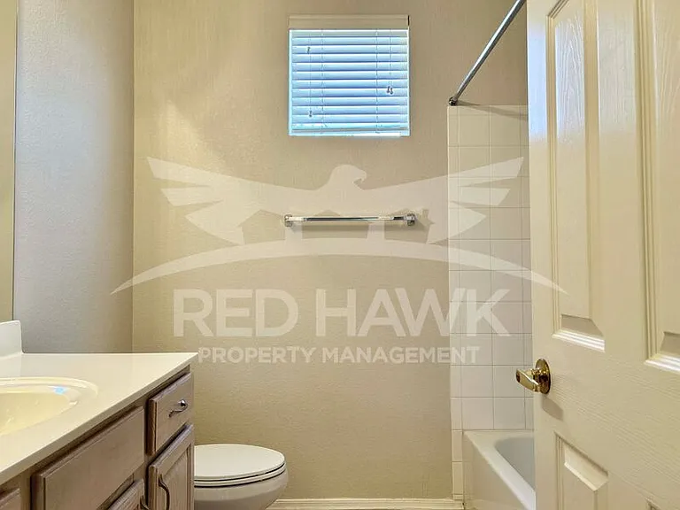 1335 E June St #110 — Photo 16