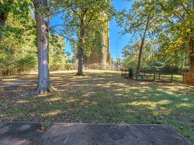 325 Bayless Ave — Photo 28