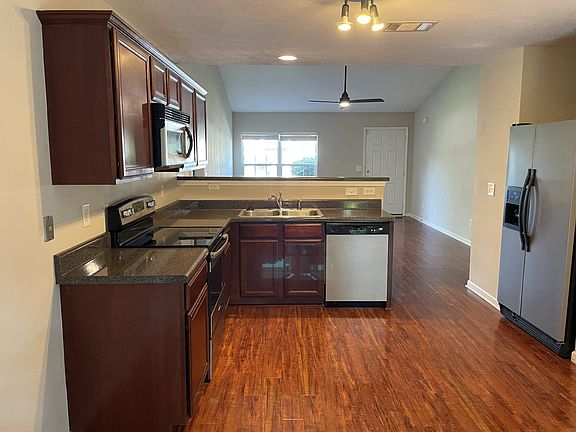 5th image of 253 Neal Ave