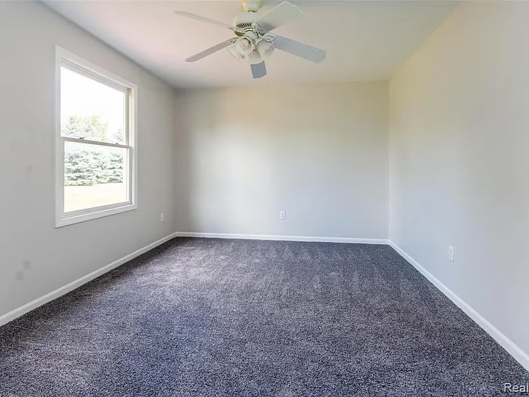 51334 W Hills Dr — Photo 22