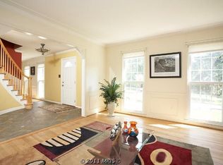 1914 Abbotsford Dr, Vienna, VA 22182