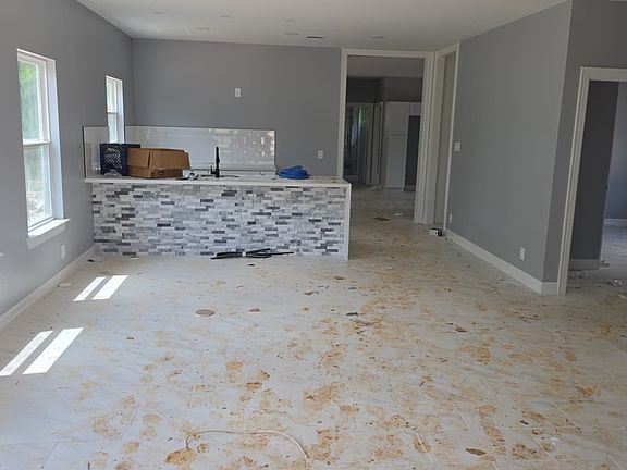 4th image of 504 Road 5253