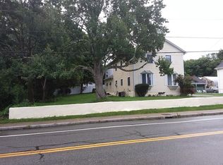 129 Simmonsville Ave, Johnston, RI 02919