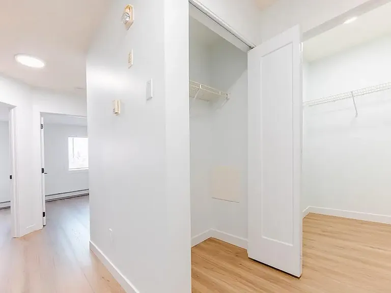 609 King St — Photo 17