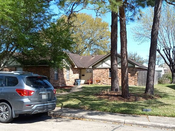 2nd image of 10411 Carlow Ln