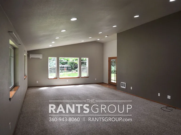 8615 Burns Dr SW — Photo 10