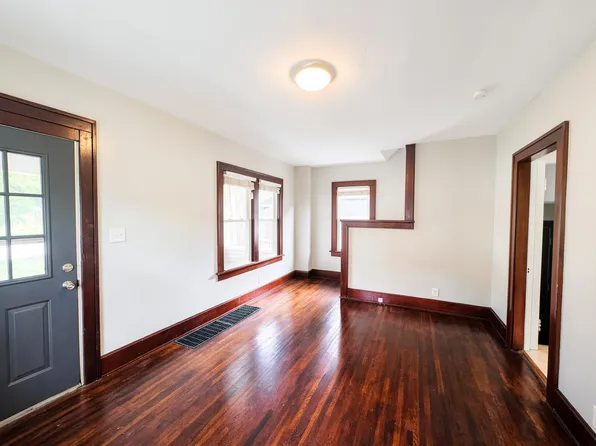 295 S State St, Westerville, OH 43081