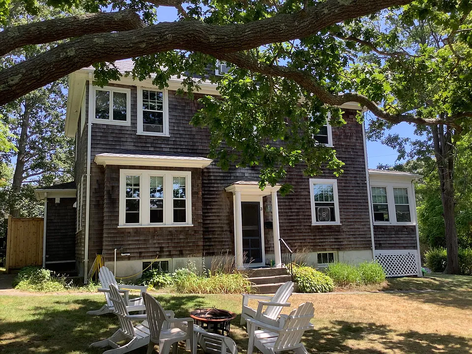 3 Bigelow St