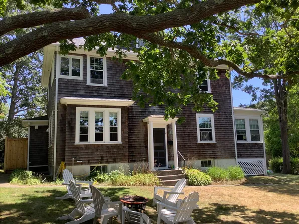 3 Bigelow St, Falmouth, MA 02543