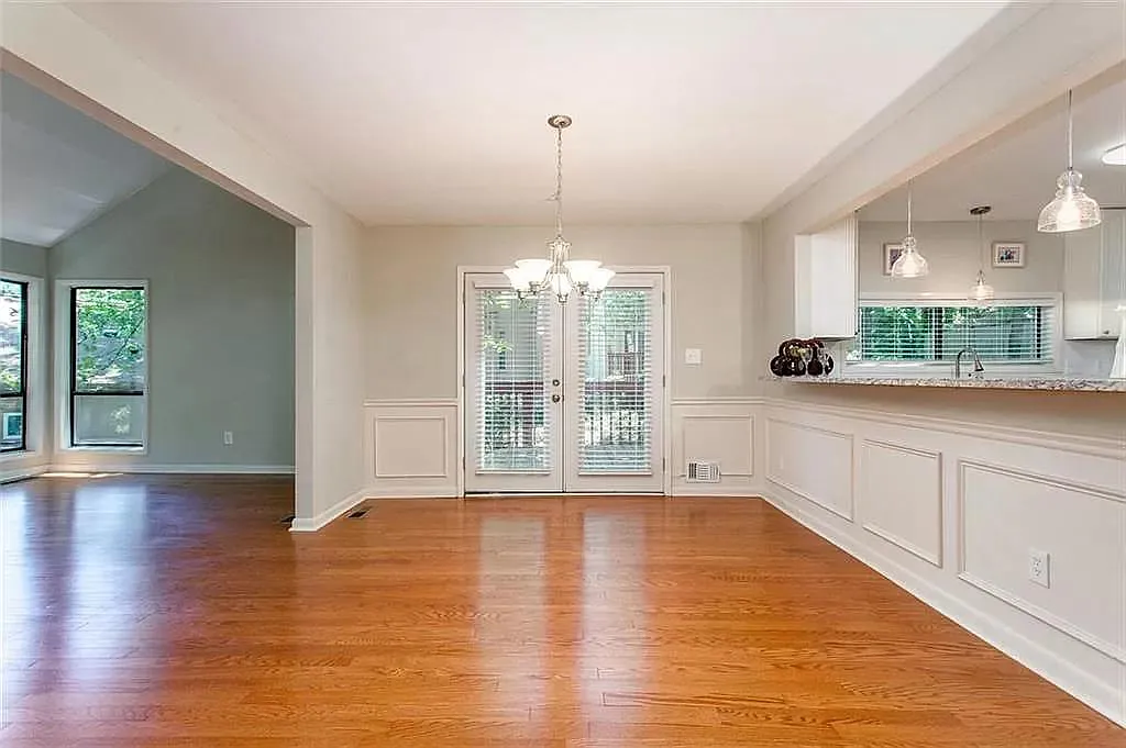 410 N Eagles Blf — Photo 3