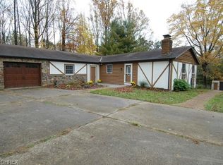 260 Little John Dr, Zanesville, OH 43701