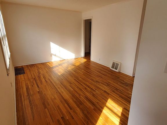 3rd image of 6805 Thomas Ave S
