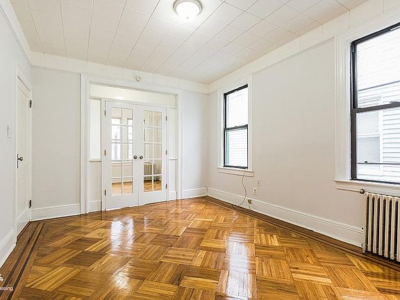 3rd image of 118 Clarke Ave #2