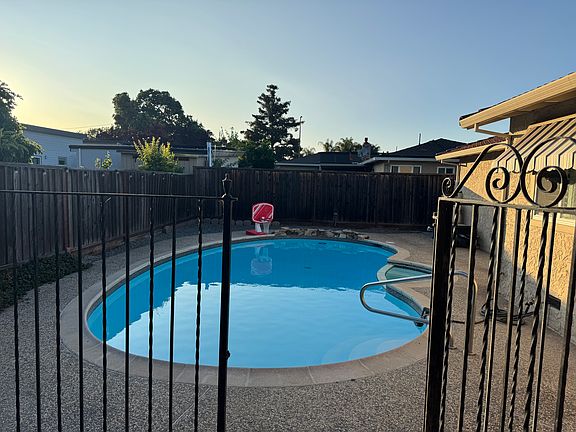 5th image of 1495 Jenvey Ave