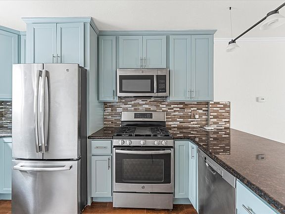 3rd image of 2217 9th St #1