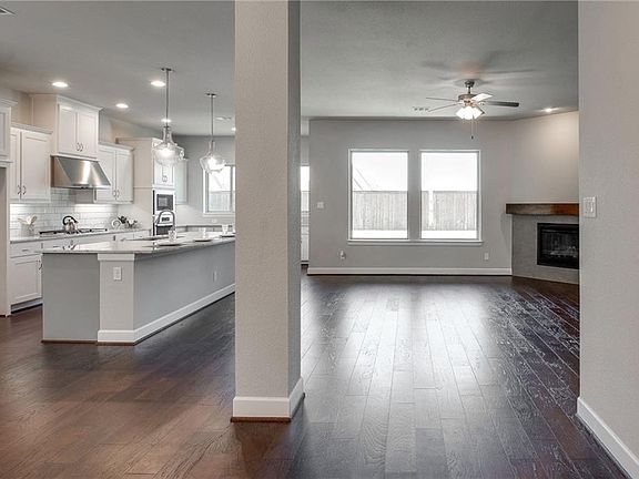 4th image of 331 Fawn Mist Dr