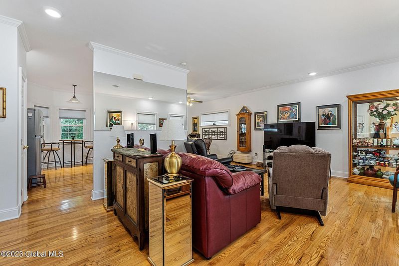 3rd image of 53 Thoroughbred Drive