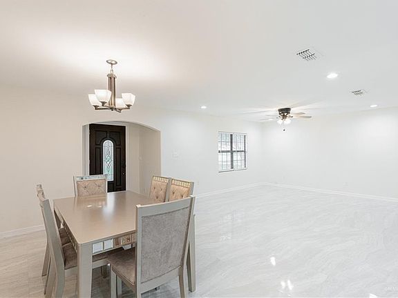 5th image of 1008 Pamela Dr