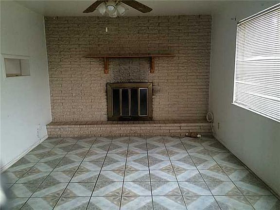 4th image of 5808 Pompano Ave