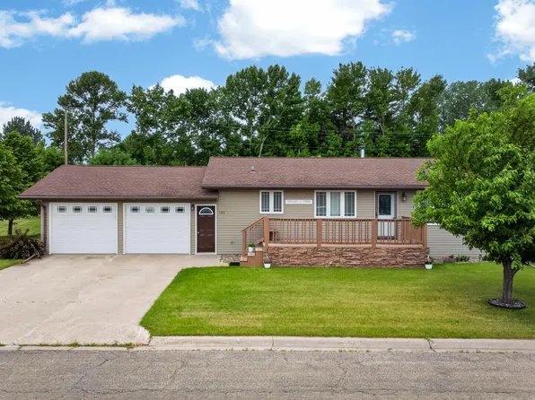 101 Grant St, Finley, ND 58230